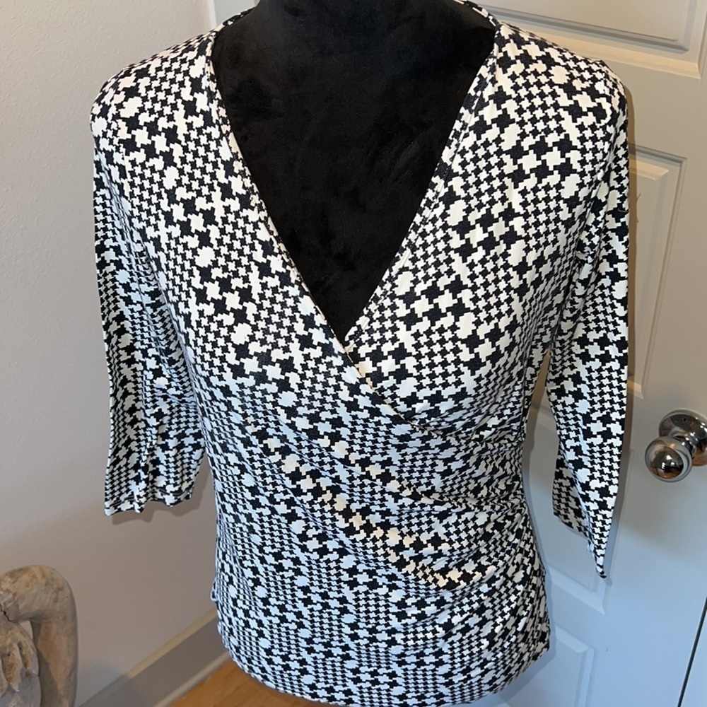 Talbots Sz S petite crossed V cleavage black white top blouse - Picture 2 of 7